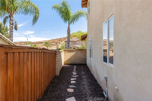 32304 Daisy, Winchester, CA 92596
