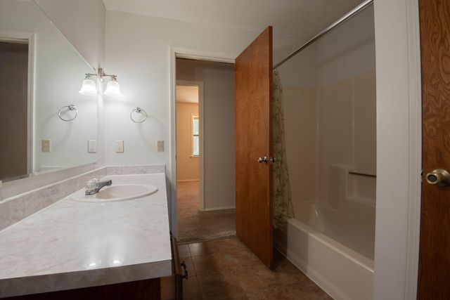 301 S Walnut Street, Walnut Grove, MO 65770