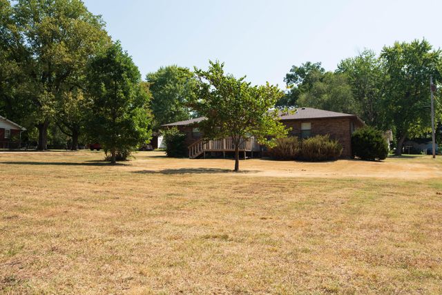 301 S Walnut Street, Walnut Grove, MO 65770