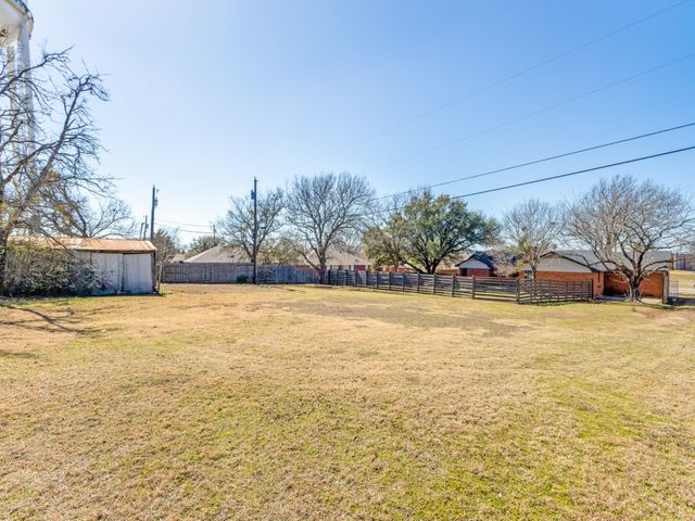 1412 W California Street, Gainesville, TX 76240