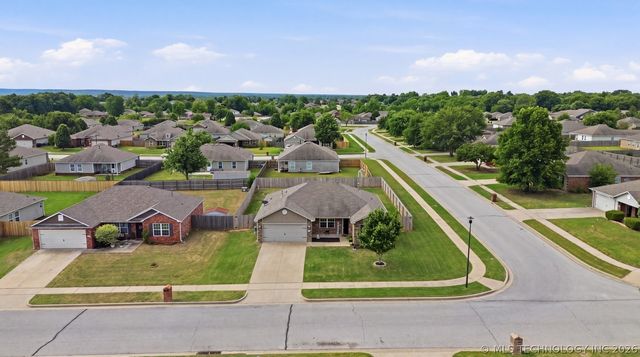 2709 W Charlotte Street, Broken Arrow, OK 74011