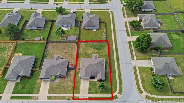 2709 W Charlotte Street, Broken Arrow, OK 74011
