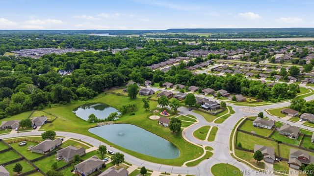 2709 W Charlotte Street, Broken Arrow, OK 74011
