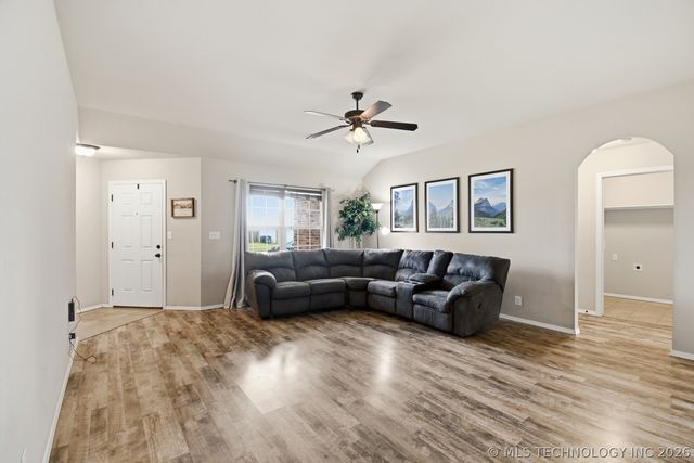 2709 W Charlotte Street, Broken Arrow, OK 74011