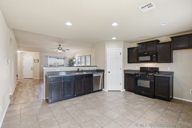 2709 W Charlotte Street, Broken Arrow, OK 74011