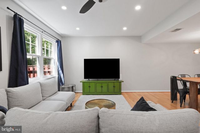 2802 HYSON LN, Falls Church, VA 22043