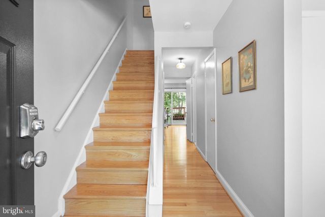 2802 HYSON LN, Falls Church, VA 22043