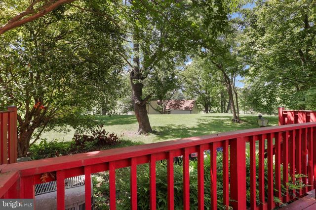 2802 HYSON LN, Falls Church, VA 22043