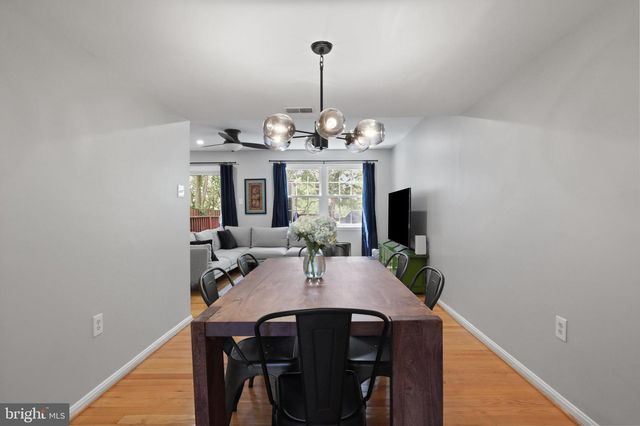 2802 HYSON LN, Falls Church, VA 22043