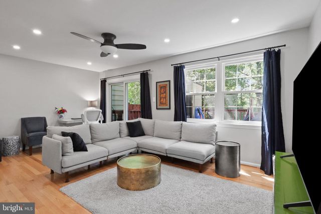 2802 HYSON LN, Falls Church, VA 22043