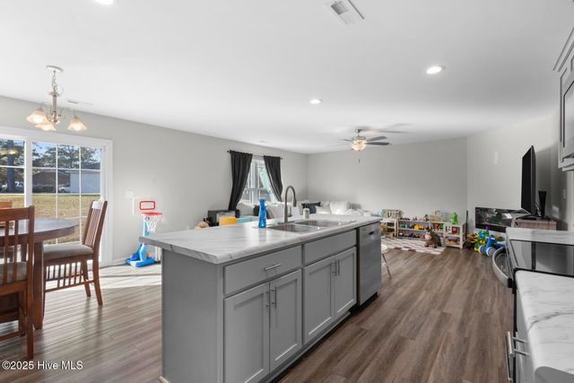 405 Reno Place, Jacksonville, NC 28540