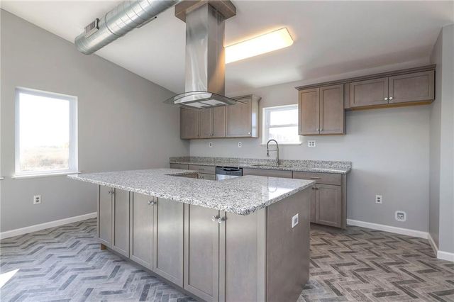 1086 SW 75 th Road, Holden, MO 64040