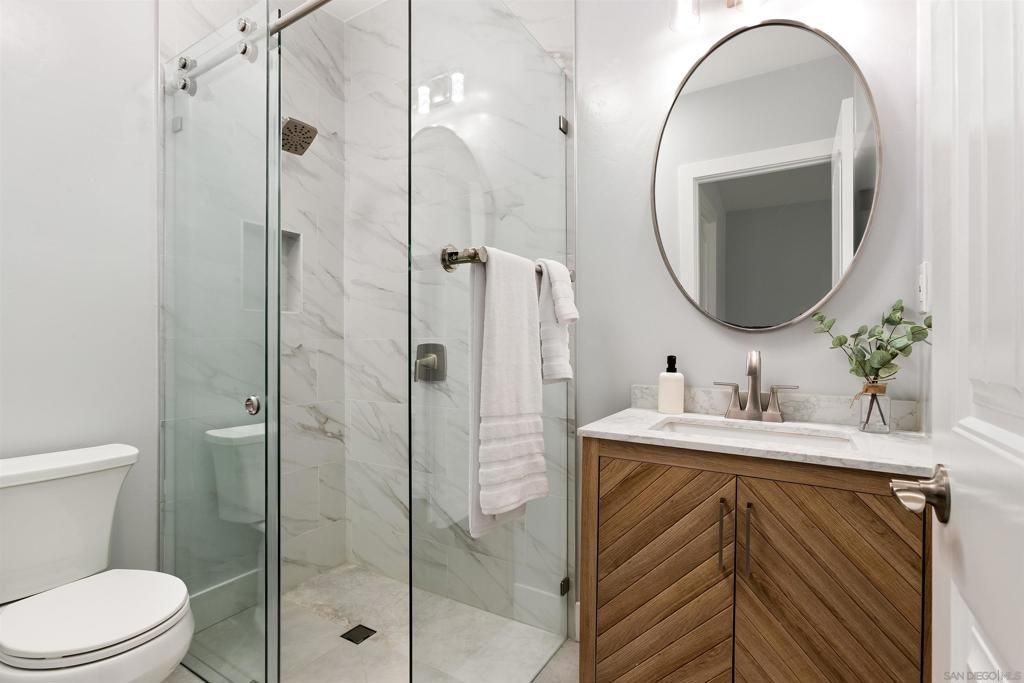 Image 16 of property listing at 1412 Frankfort St, San Diego, CA 92110