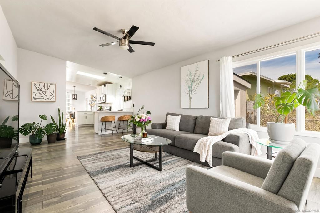 Image 4 of property listing at 1412 Frankfort St, San Diego, CA 92110