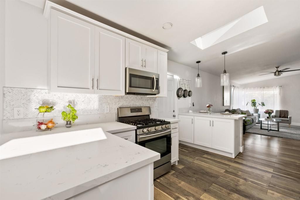 Image 9 of property listing at 1412 Frankfort St, San Diego, CA 92110