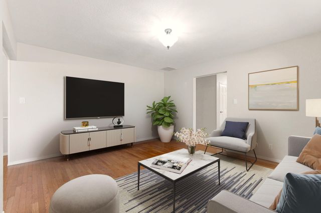 5700 Royal Oak Drive NE, Albuquerque, NM 87111