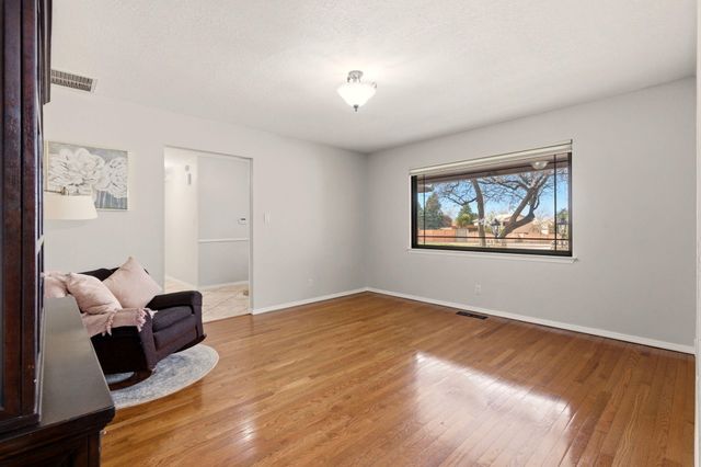 5700 Royal Oak Drive NE, Albuquerque, NM 87111