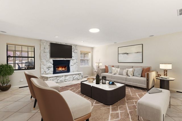 5700 Royal Oak Drive NE, Albuquerque, NM 87111