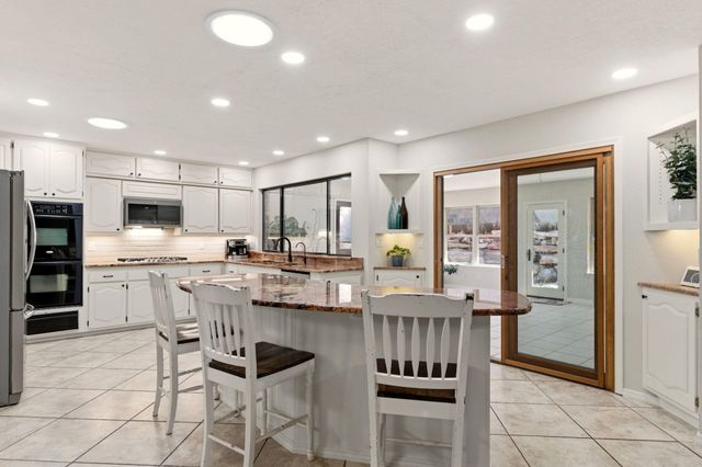 5700 Royal Oak Drive NE, Albuquerque, NM 87111