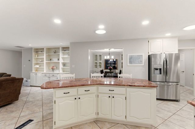 5700 Royal Oak Drive NE, Albuquerque, NM 87111