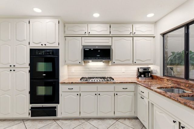 5700 Royal Oak Drive NE, Albuquerque, NM 87111