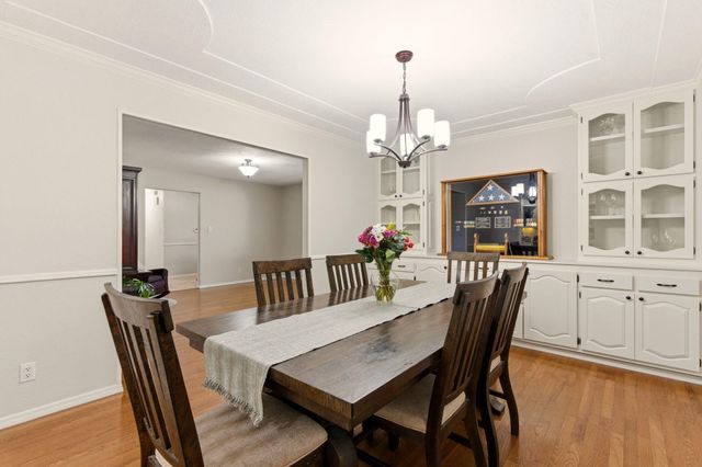 5700 Royal Oak Drive NE, Albuquerque, NM 87111