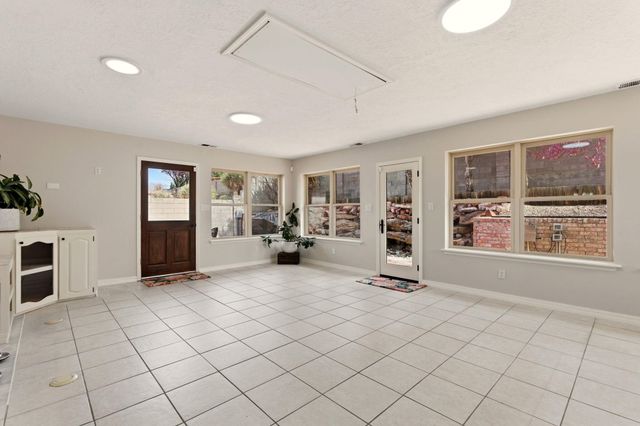 5700 Royal Oak Drive NE, Albuquerque, NM 87111