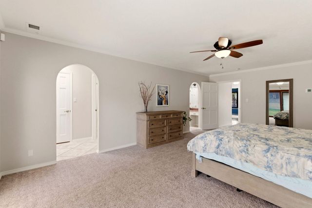 5700 Royal Oak Drive NE, Albuquerque, NM 87111