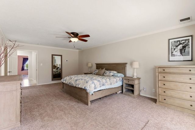 5700 Royal Oak Drive NE, Albuquerque, NM 87111