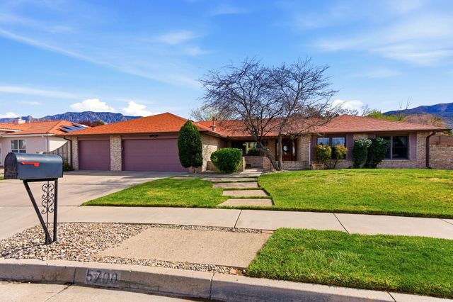 5700 Royal Oak Drive NE, Albuquerque, NM 87111