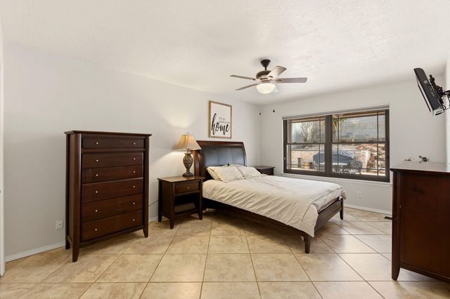 5700 Royal Oak Drive NE, Albuquerque, NM 87111