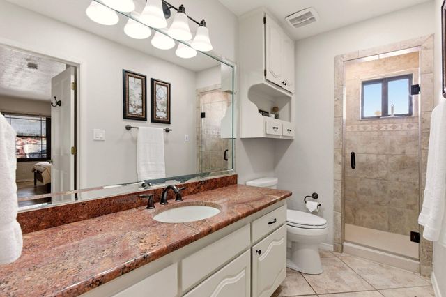 5700 Royal Oak Drive NE, Albuquerque, NM 87111