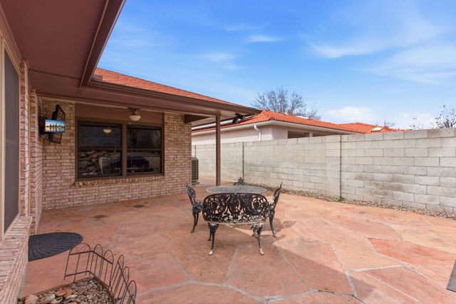 5700 Royal Oak Drive NE, Albuquerque, NM 87111