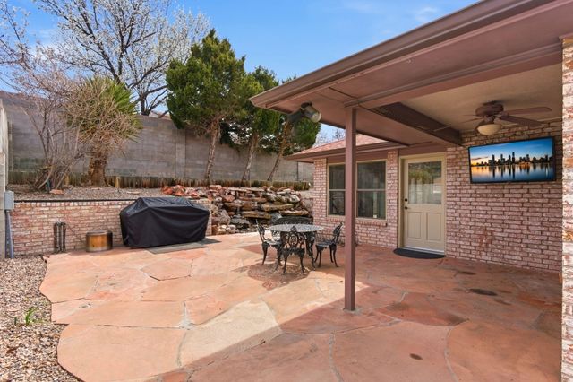 5700 Royal Oak Drive NE, Albuquerque, NM 87111