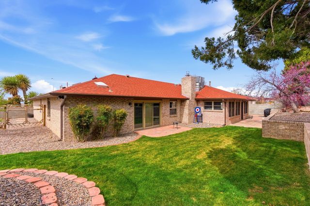 5700 Royal Oak Drive NE, Albuquerque, NM 87111