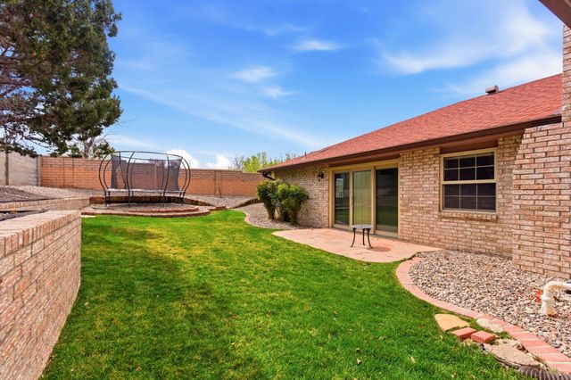 5700 Royal Oak Drive NE, Albuquerque, NM 87111