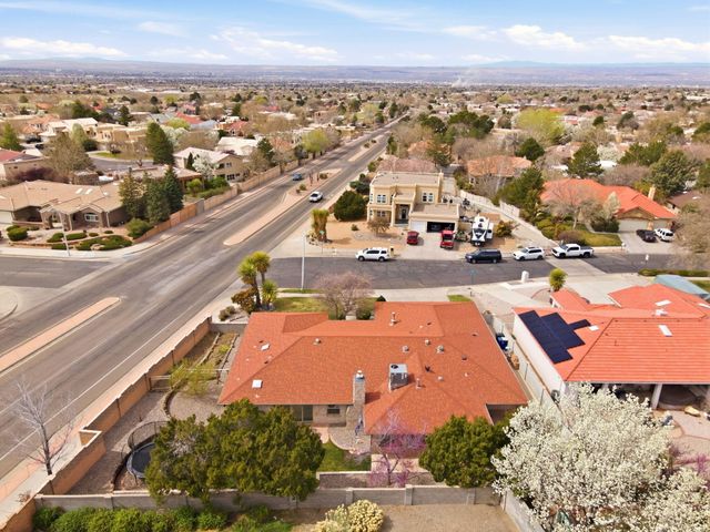 5700 Royal Oak Drive NE, Albuquerque, NM 87111