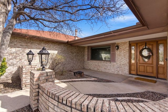 5700 Royal Oak Drive NE, Albuquerque, NM 87111