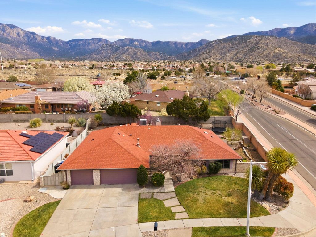 Image 1 of property listing at 5700 Royal Oak Drive NE, Albuquerque, NM 87111