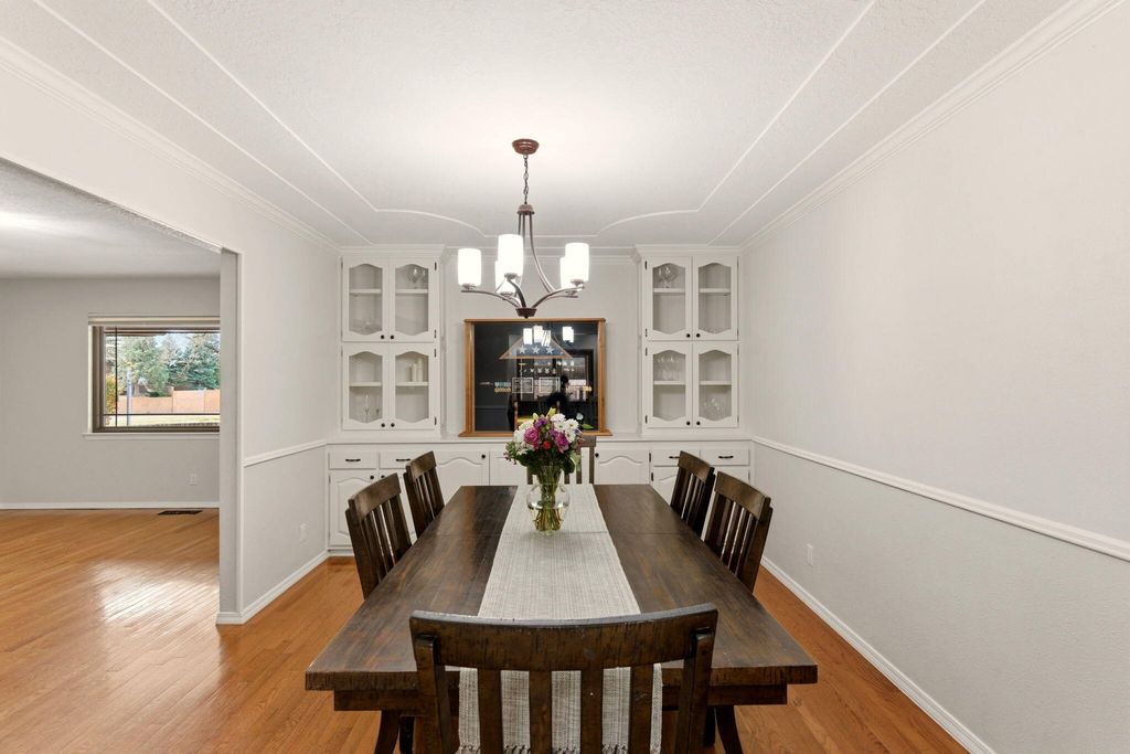 Image 31 of property listing at 5700 Royal Oak Drive NE, Albuquerque, NM 87111