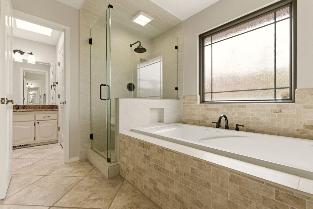 Image 42 of property listing at 5700 Royal Oak Drive NE, Albuquerque, NM 87111