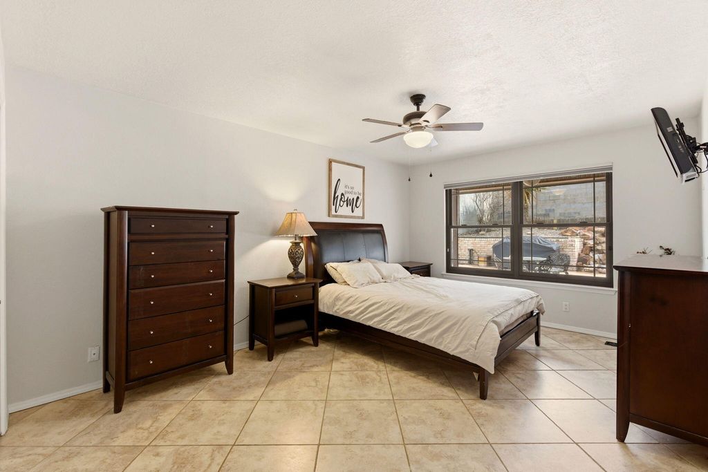 Image 50 of property listing at 5700 Royal Oak Drive NE, Albuquerque, NM 87111