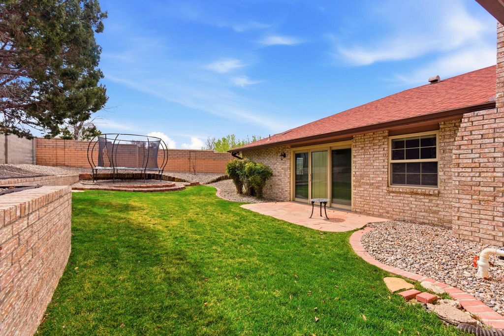 Image 64 of property listing at 5700 Royal Oak Drive NE, Albuquerque, NM 87111