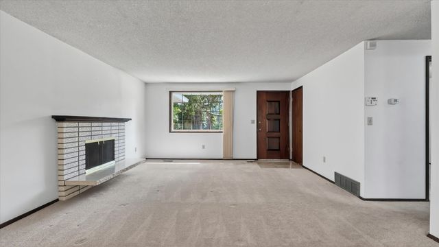 608 W Regina Ave, Spokane, WA 99218