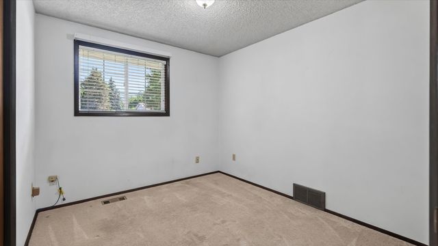 608 W Regina Ave, Spokane, WA 99218