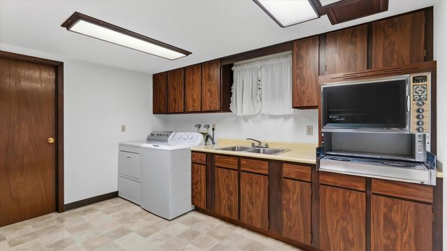 608 W Regina Ave, Spokane, WA 99218