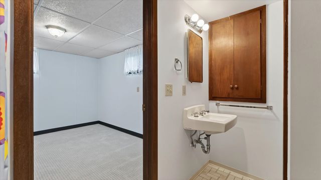 608 W Regina Ave, Spokane, WA 99218