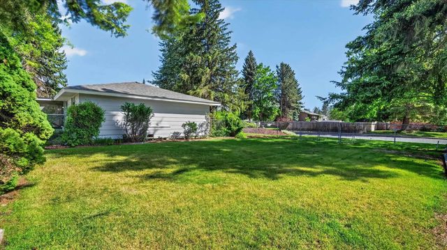 608 W Regina Ave, Spokane, WA 99218