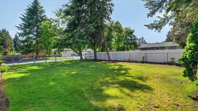 608 W Regina Ave, Spokane, WA 99218