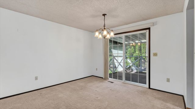 608 W Regina Ave, Spokane, WA 99218